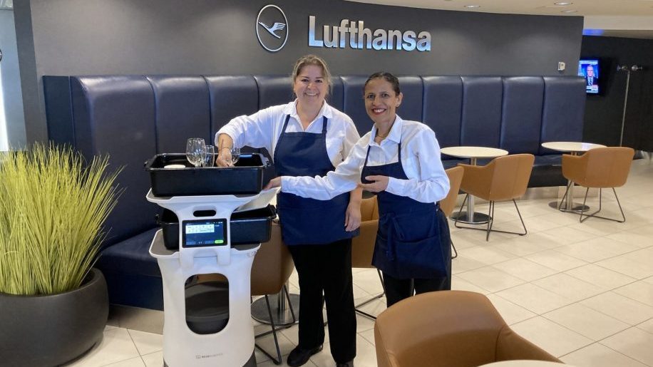 Robot server in airport