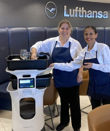 Robot server in airport