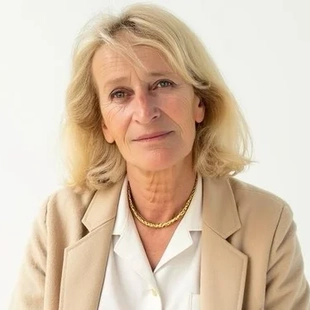 Sophie Delaval headshot